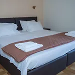 Milton Hotel 2*