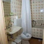 Milton Hotel 2*