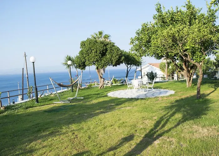 Отель Milton 2*