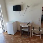 Отель Milton 2*