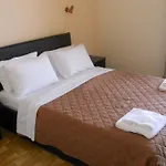 Отель Milton 2*