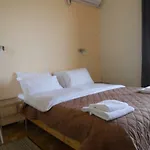 Отель Milton 2*