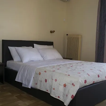 Hotel Milton Mavrovoúnion