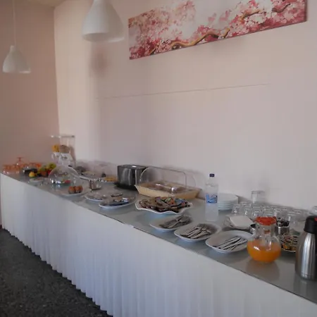 Milton Hotel 2*