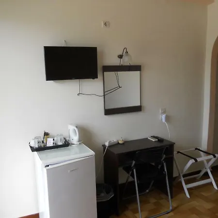 Milton 2* Mavrovouni (Laconia)