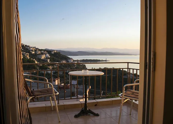 Milton Mavrovoúnion