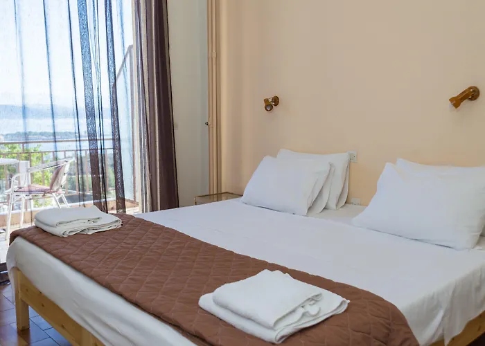 호텔 Milton Mavrovoúnion