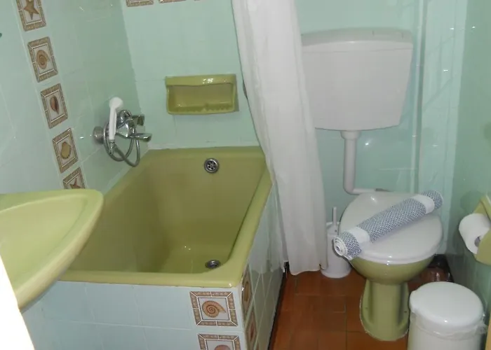 Milton Mavrovoúnion