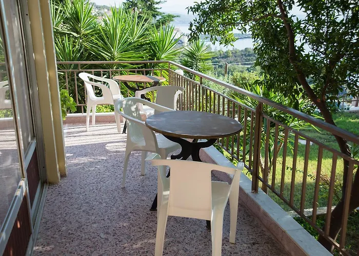 호텔 Milton Mavrovoúnion