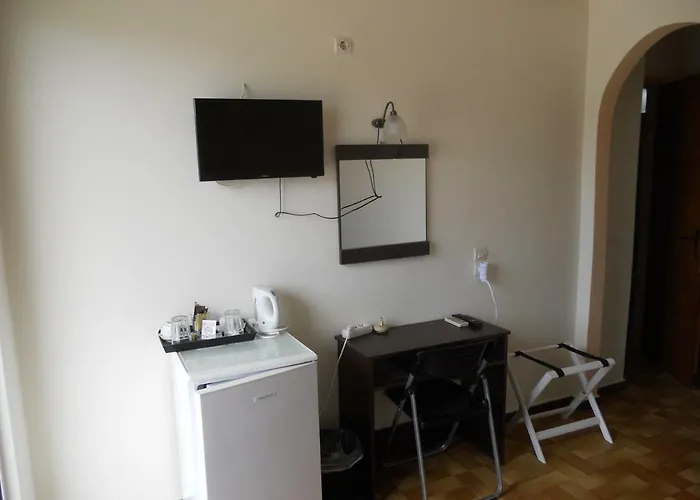 Milton 2* Mavrovoúnion